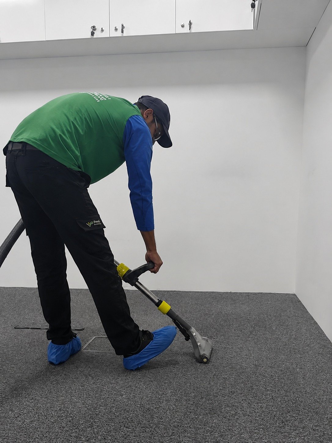 Carpet Cleaning by Shamil Services in Dubai, photograph 3